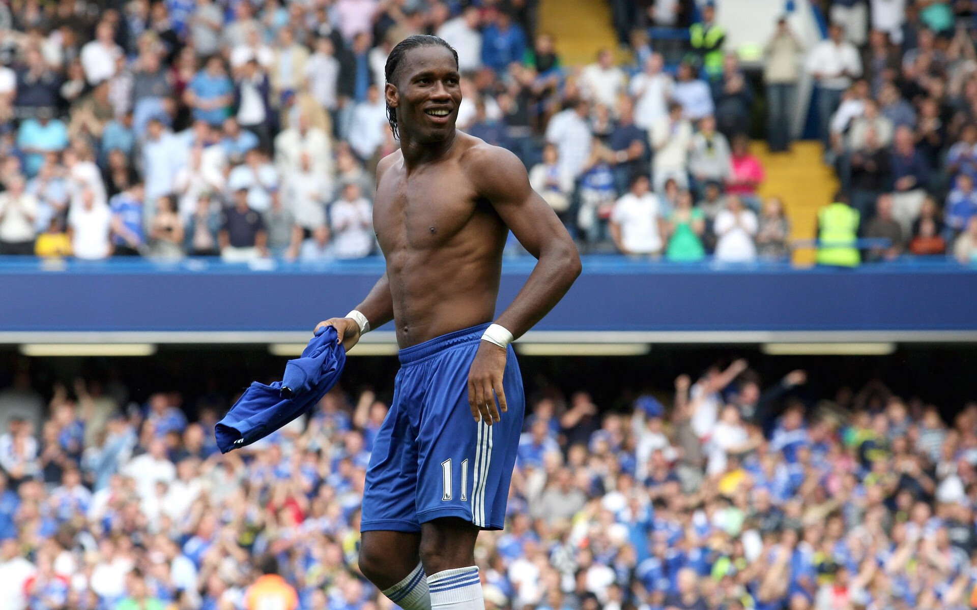 乐鱼体育官网-LOL比赛精彩瞬间引爆全网，英雄联盟精彩赛事